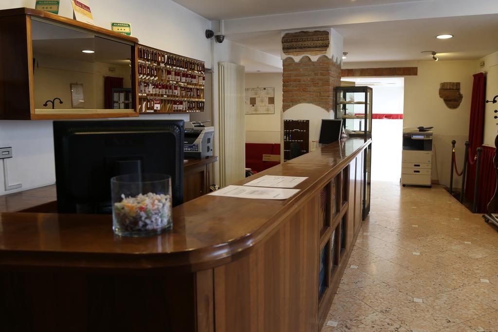 阿卡萨棣冈萨加酒店 曼托瓦 外观 照片