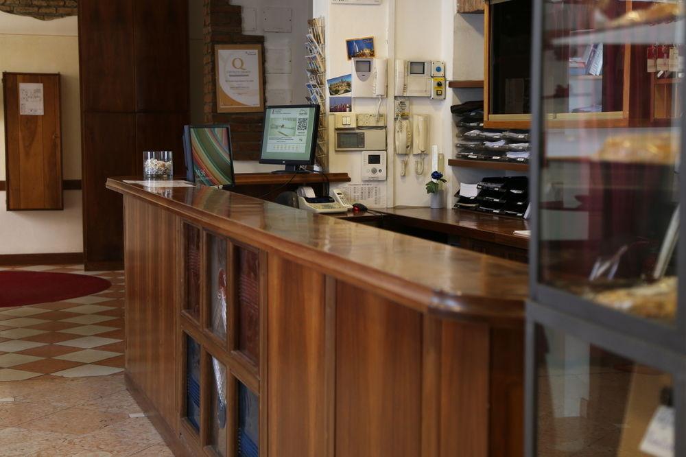 阿卡萨棣冈萨加酒店 曼托瓦 外观 照片